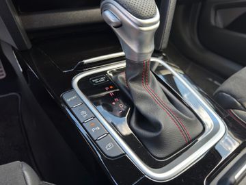 Kia ProCeed 1.6T DCT7 GT Navi Memory Kamera Glasdach