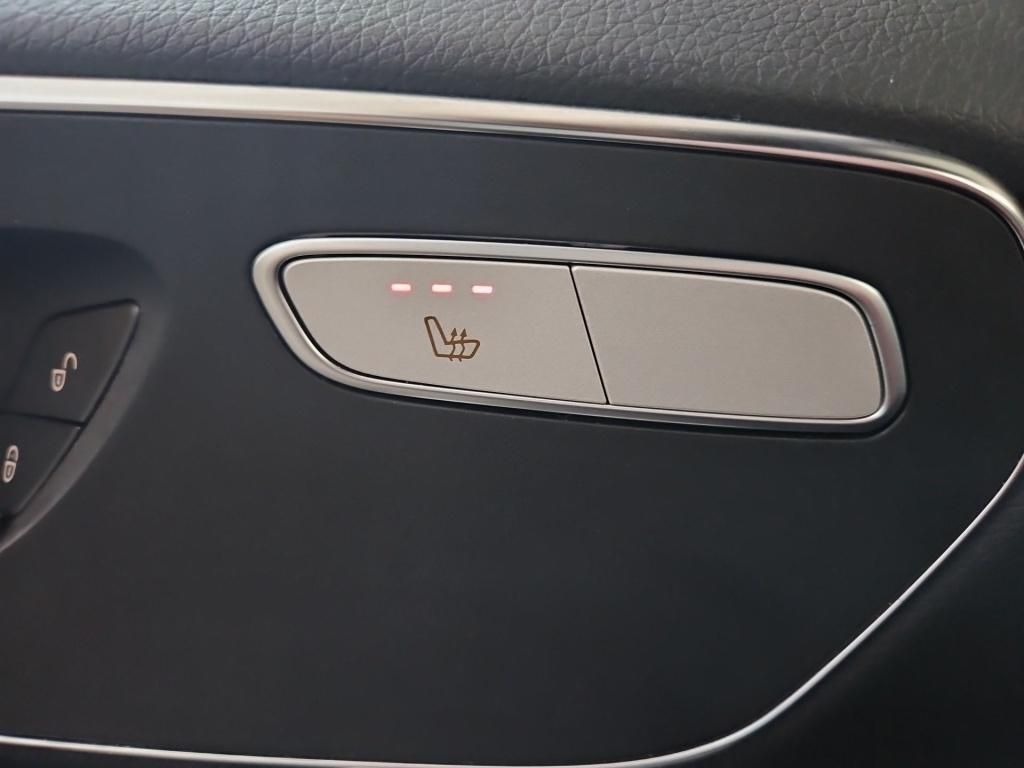 Fahrzeugabbildung Mercedes-Benz V 300 AVG extralang 8 Sitze Standhzg elektr. ST