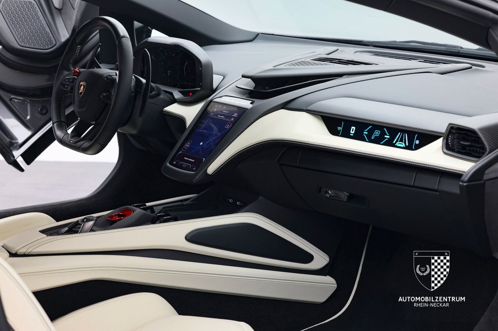 LAMBORGHINI Revuelto 2025