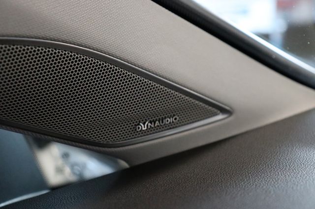 Fahrzeugabbildung Volkswagen Golf VII Lim Highline R-Line|PANO|LED|ACC|KAMERA