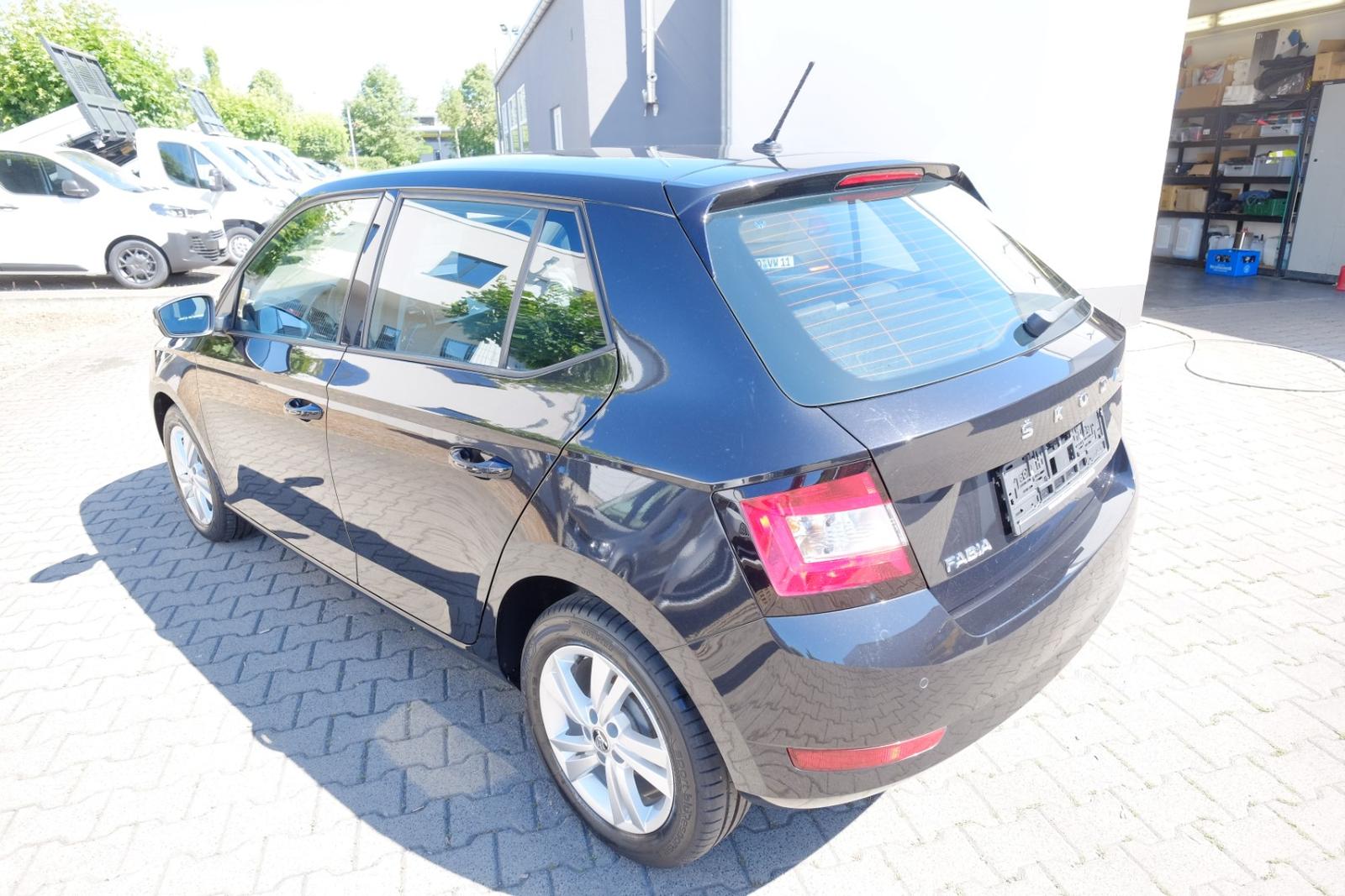 Skoda Fabia 1.0 TSI Ambition/SmartLink/Kamera/SH/Alu