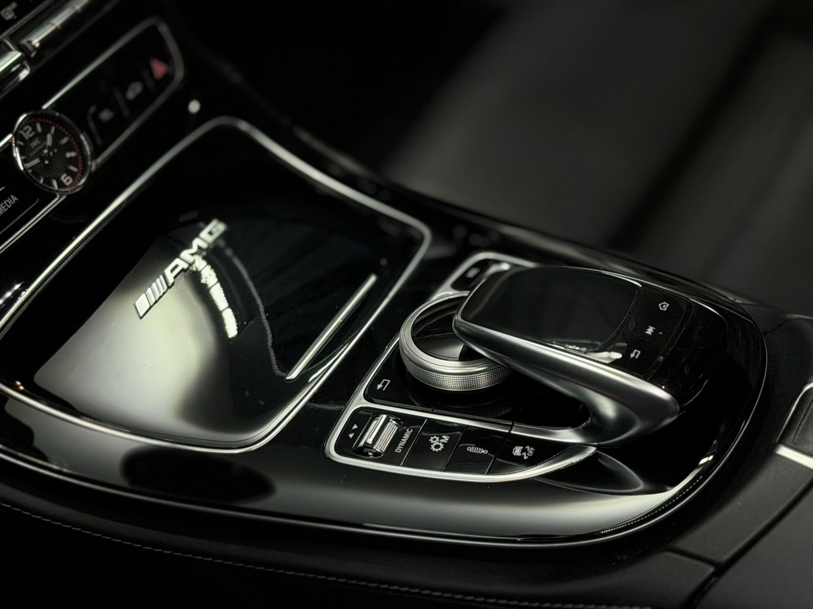 Fahrzeugabbildung Mercedes-Benz E 63 S AMG 4Matic+ |3D-BURMESTER|VOLL