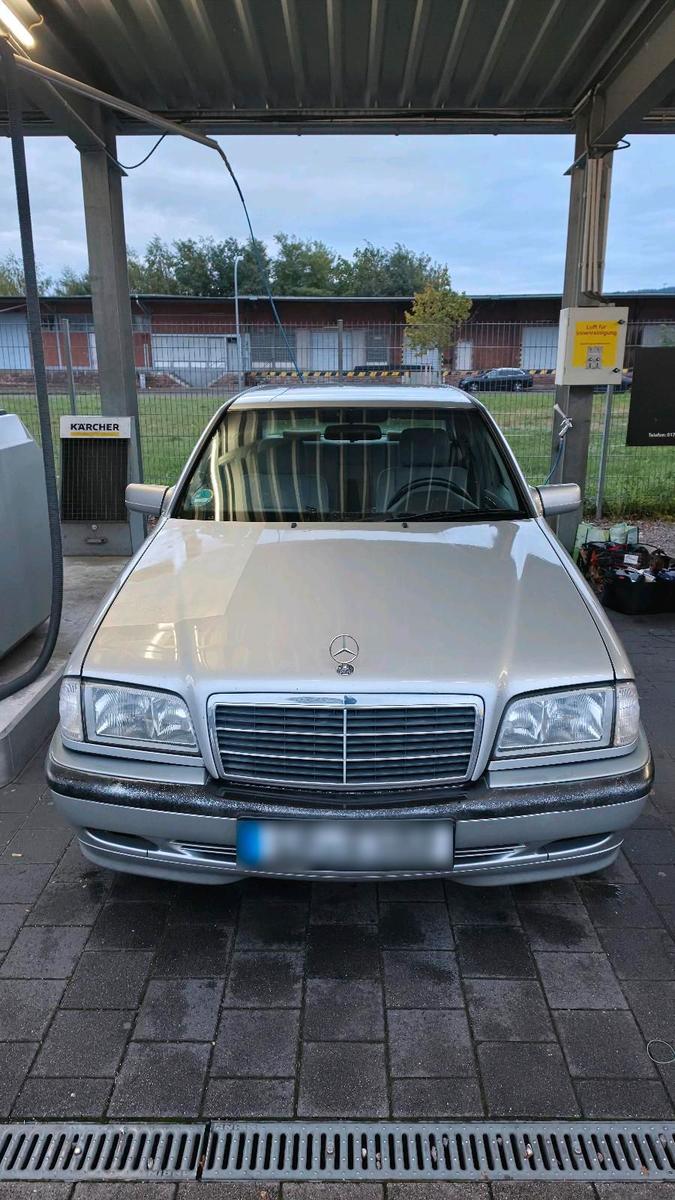 Mercedes-Benz C 180