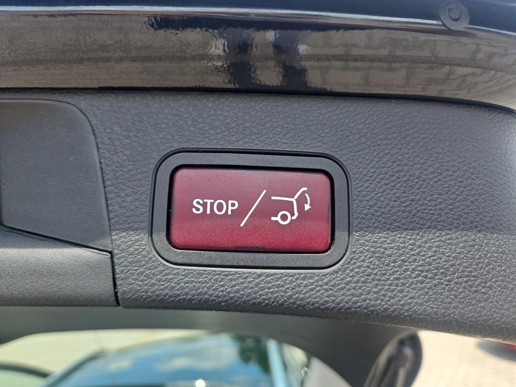 Fahrzeugabbildung Mercedes-Benz C 300 T Avantg. AHK Totwi. Pano Navi LED SHZ KAM