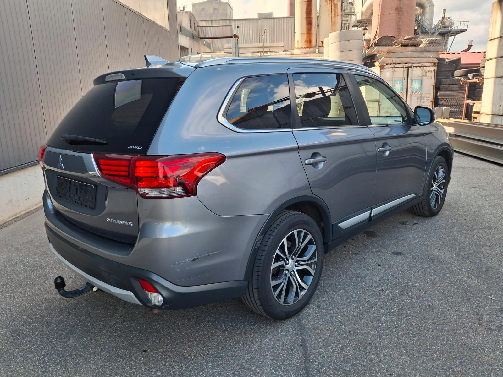 Mitsubishi Outlander Plus 4WD-Xenon-AHK-1 HAND