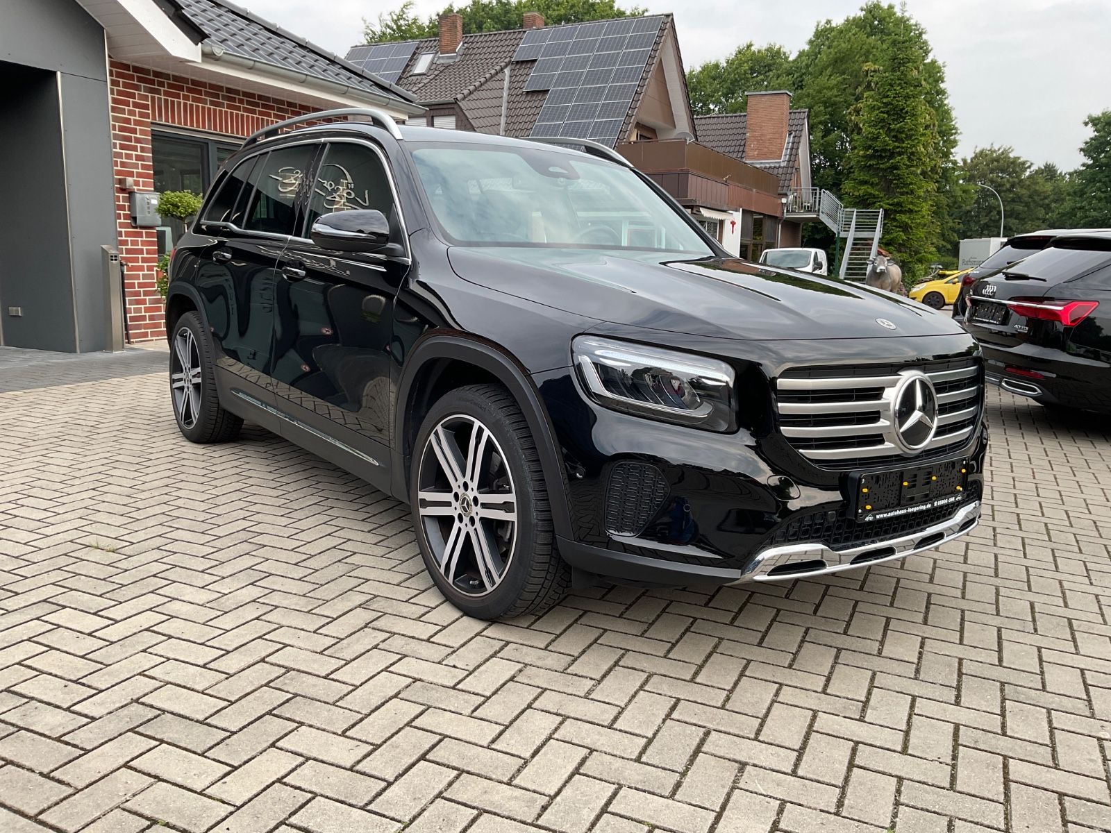 Fahrzeugabbildung Mercedes-Benz GLB 200 DCT,Navi,AHK,Distronic,Kamera,LED