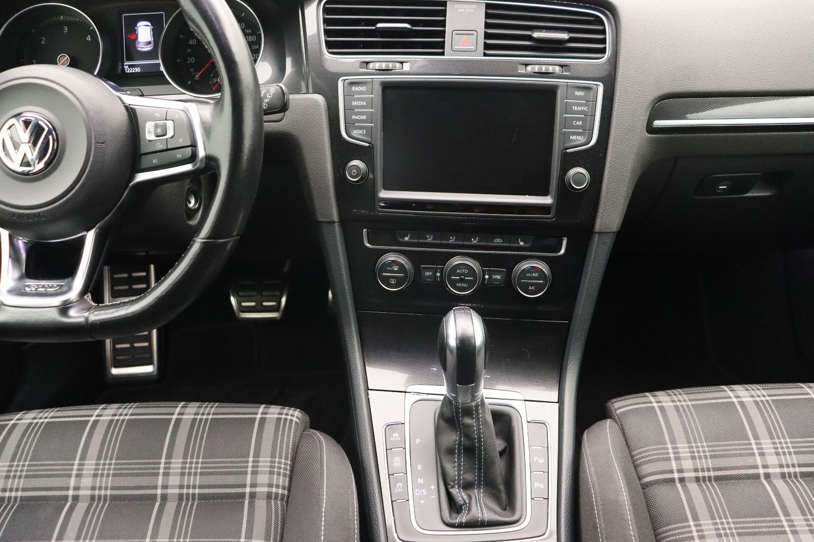 Fahrzeugabbildung Volkswagen Golf VII Variant 2.0 GTD  ACC Kamer Sport Xenon