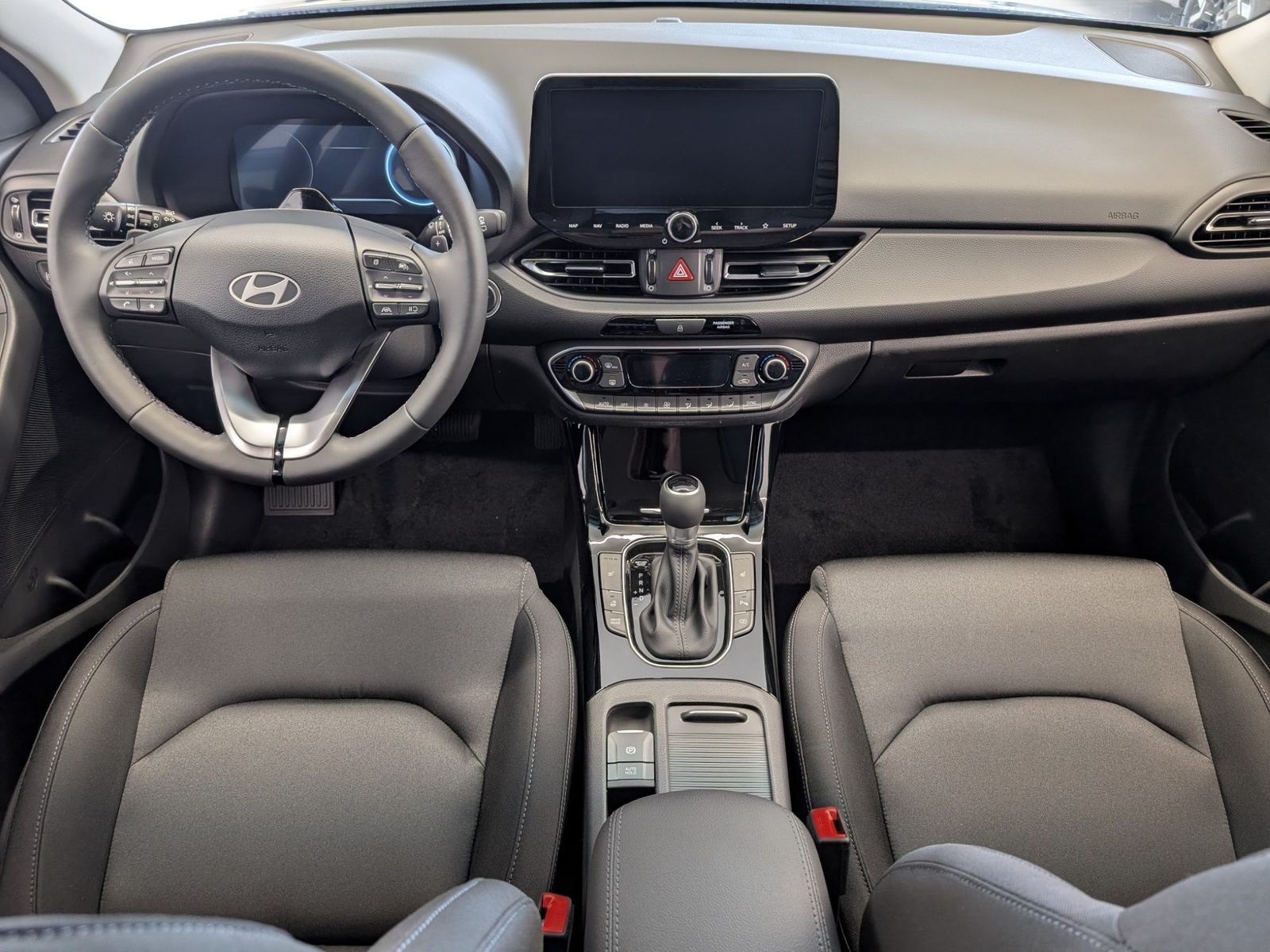 HYUNDAI i30 Kombi 1.6 T-GDI Trend Automatik SHZ Navi – Bild 14