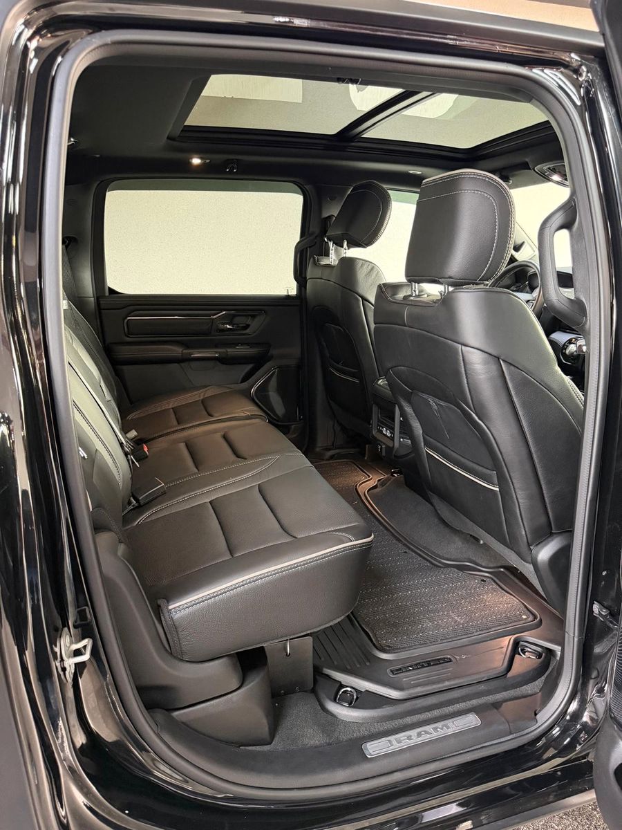 Fahrzeugabbildung Dodge LIMITED NIGHT ED. HEAD UP-LIFT-TAILGATE-PRINS