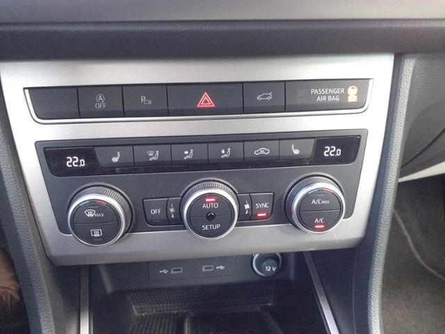Fahrzeugabbildung SEAT Ateca 1.5 TSI Xperience KLIMA LED NAVI ALU