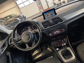 Audi Q3 design quattro *BI-XENON*PDC*NAVI*SHZ*MFL*LED