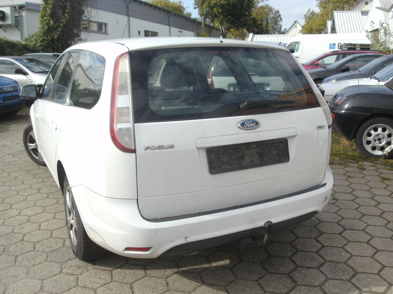 Ford Focus 2009 — interior