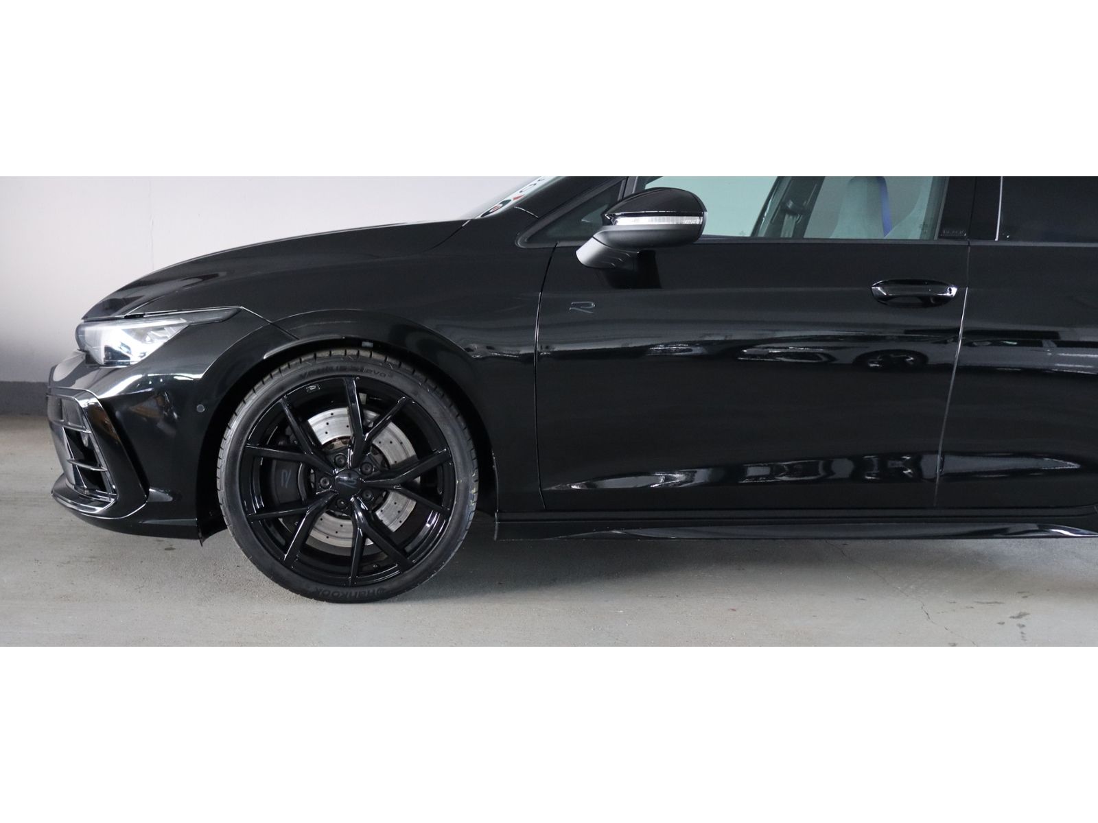 Volkswagen Golf VIII R DSG 4M Black Edition SitzH H&K Sound foto 5