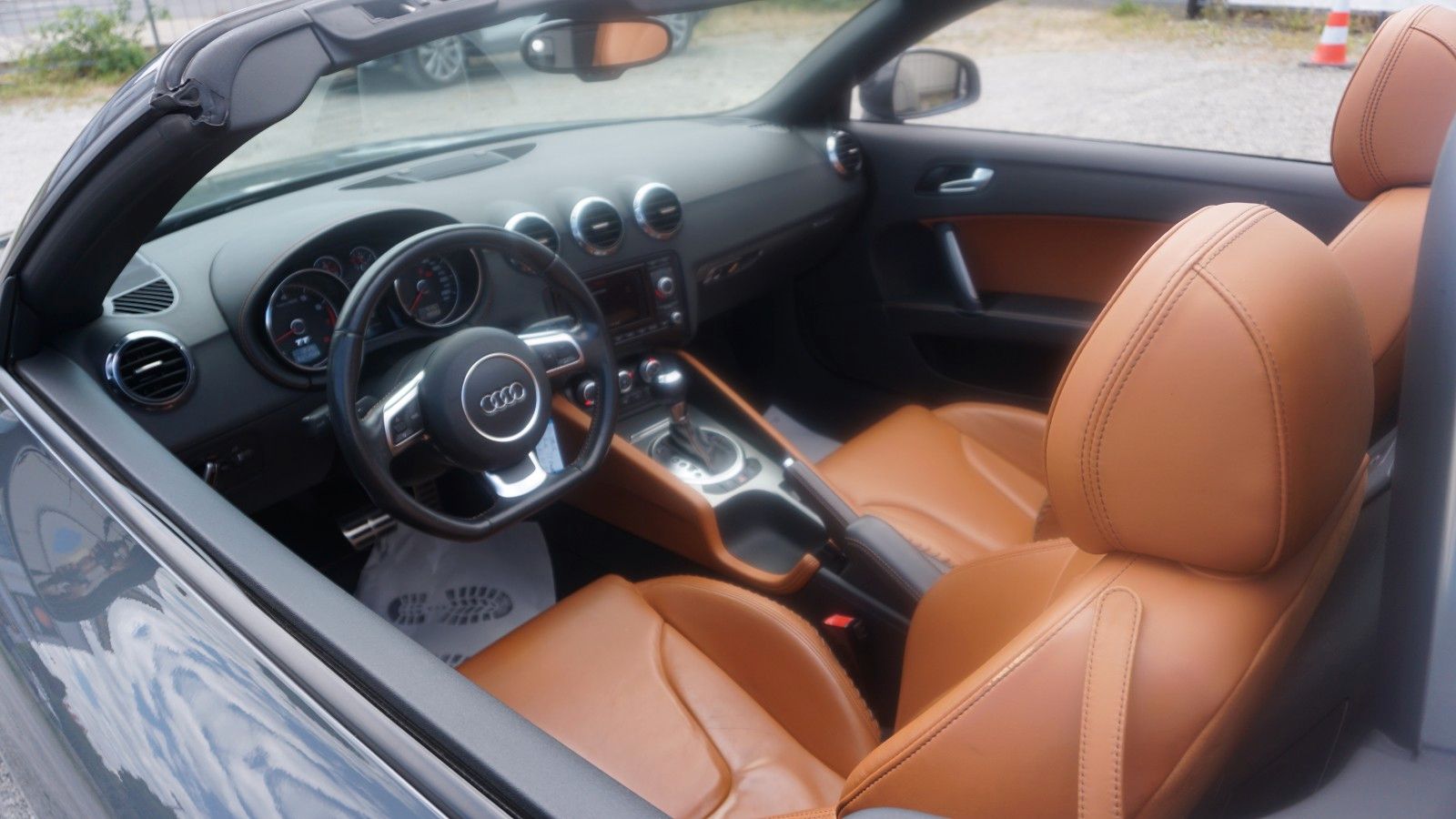 Fahrzeugabbildung Audi TT Roadster 2.0 TFSI quattro,Leder,Navi,Xenon,SH