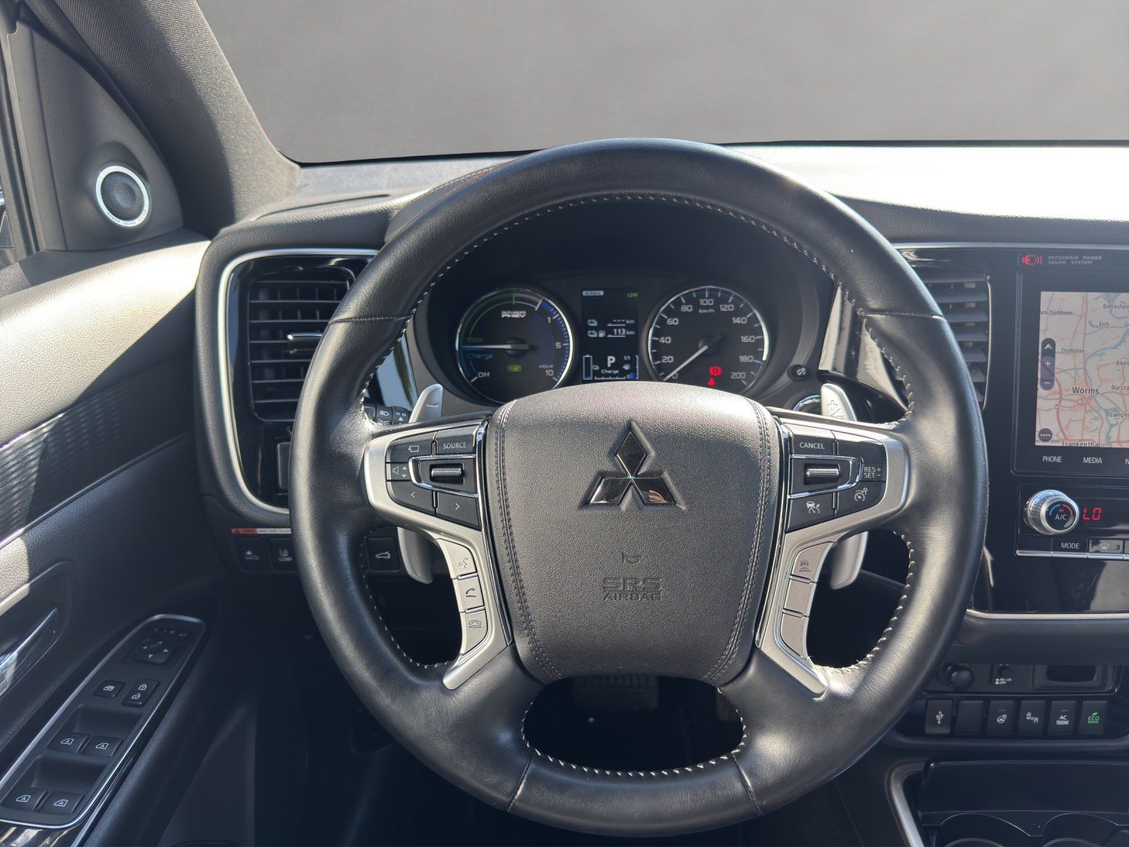 Fahrzeugabbildung Mitsubishi Outlander 2.4 PHEV Plug-in Hybrid Top 4WD/VOLL/