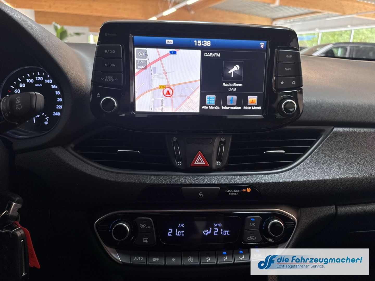 Fahrzeugabbildung Hyundai i30 YES! Navi Apple CarPlay Android Auto Mehrzon
