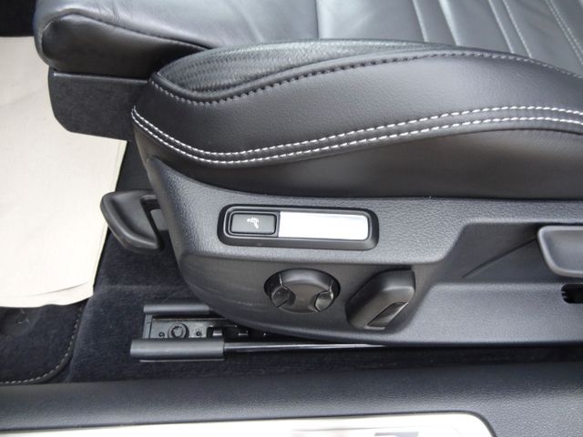 Fahrzeugabbildung Volkswagen Passat/Highline/2xR-Line/LED/Virtual/Kam/Leder/