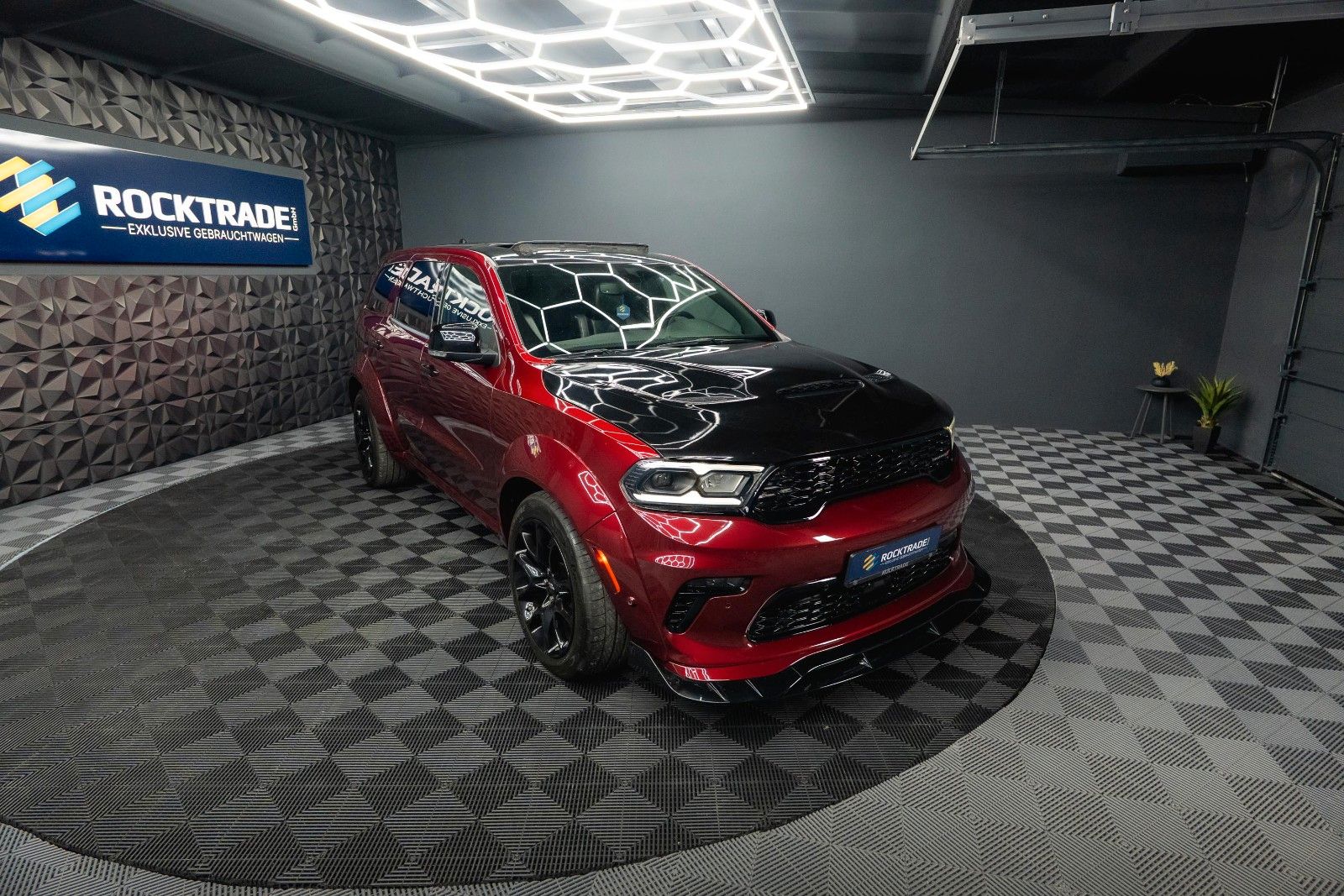 Fahrzeugabbildung Dodge Durango 5.7 V8 SRT 4x4 Night-Paket WIDEBODY 19%