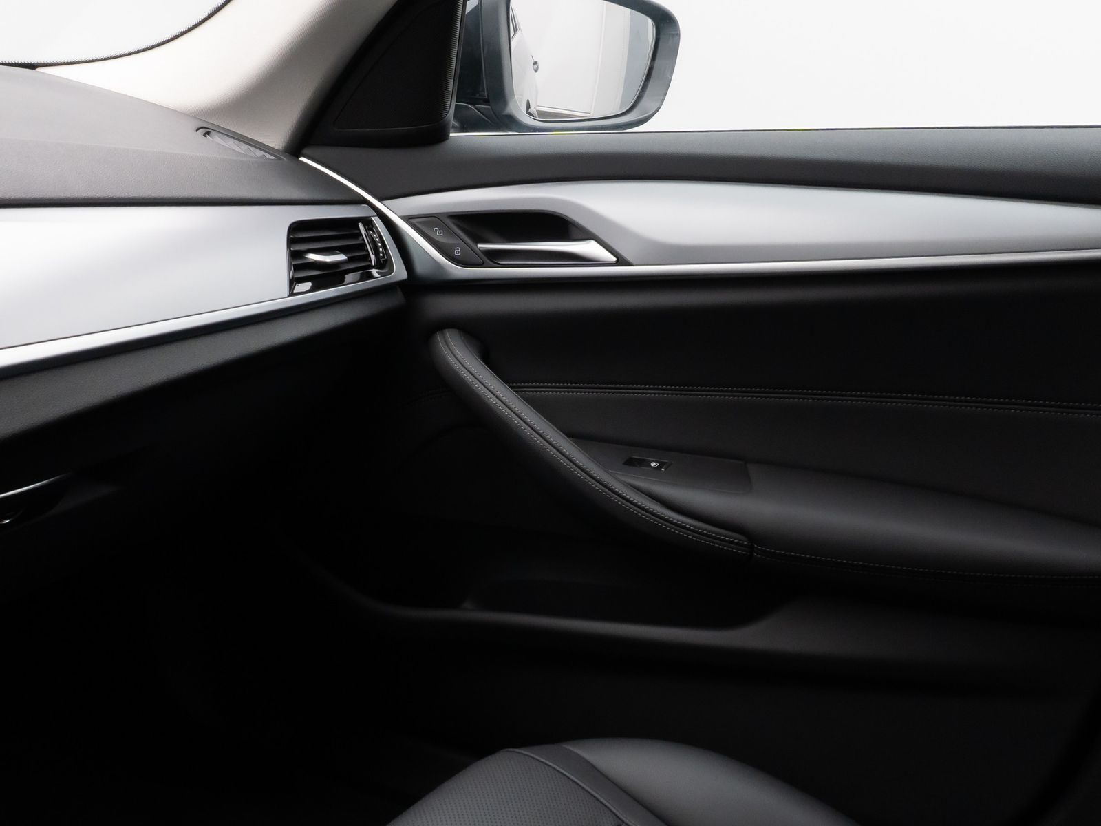 Fahrzeugabbildung BMW 530e Kamera DAB HiFi Leder 4xKlima Alarm 18Zoll