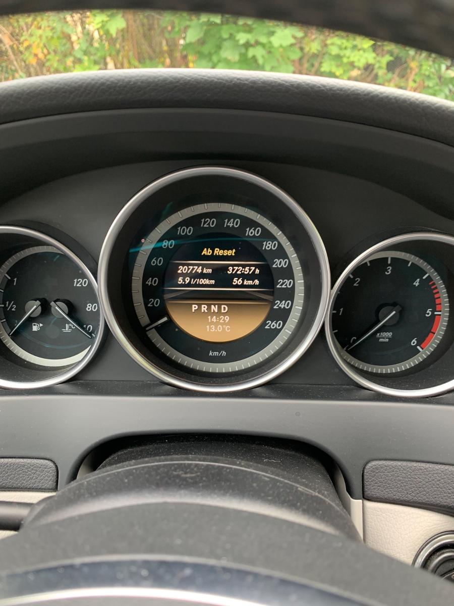 Mercedes-Benz C200 2011 — photo 9