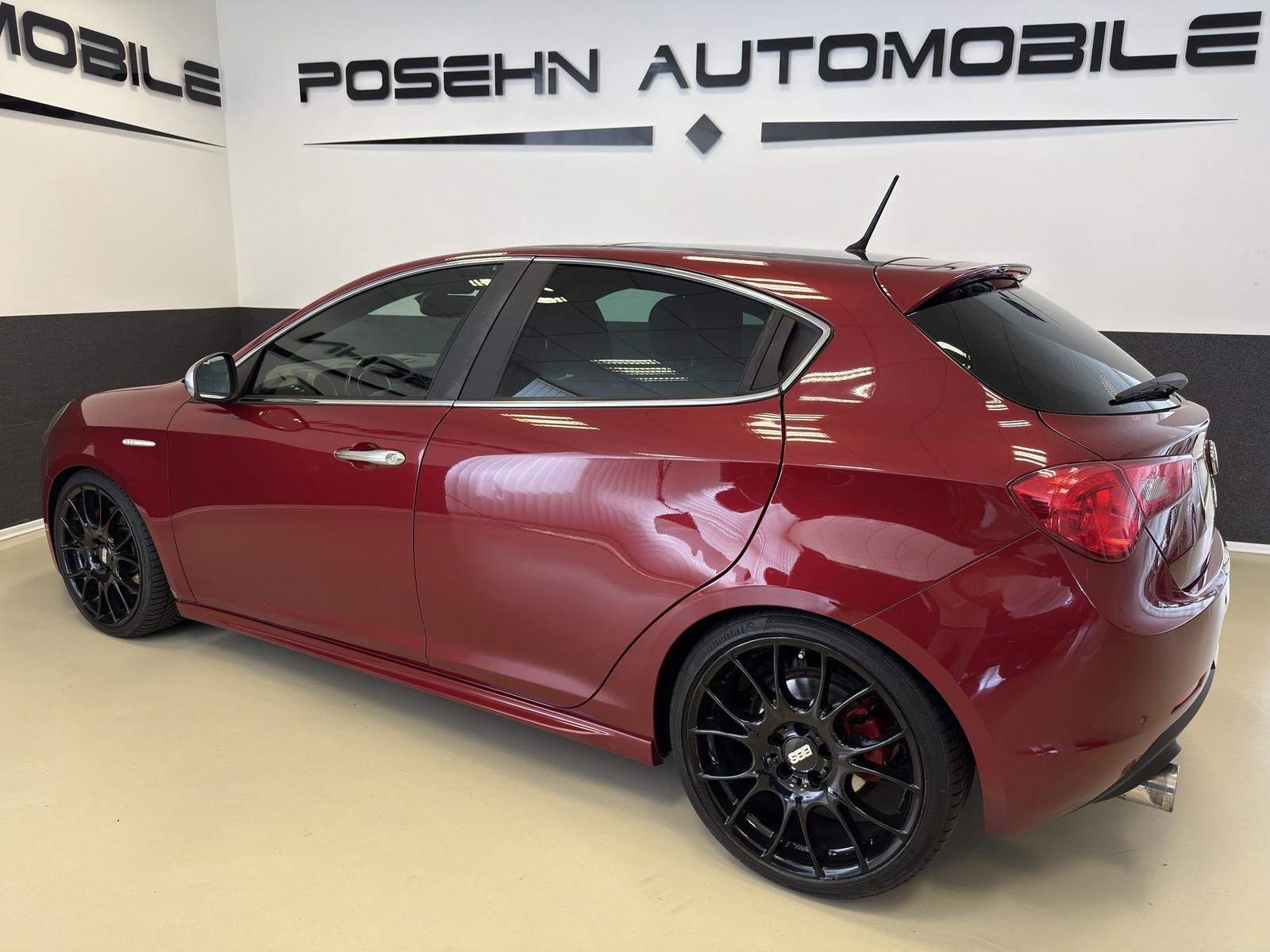 ALFA ROMEO GIULIETTA 1.8 TBI QUADRIFOGLIO VERDE 235ch - INTERIEUR CUIR - TOIT PANORAMIQUE - FREINS BREMBO - PHARES XÉNON