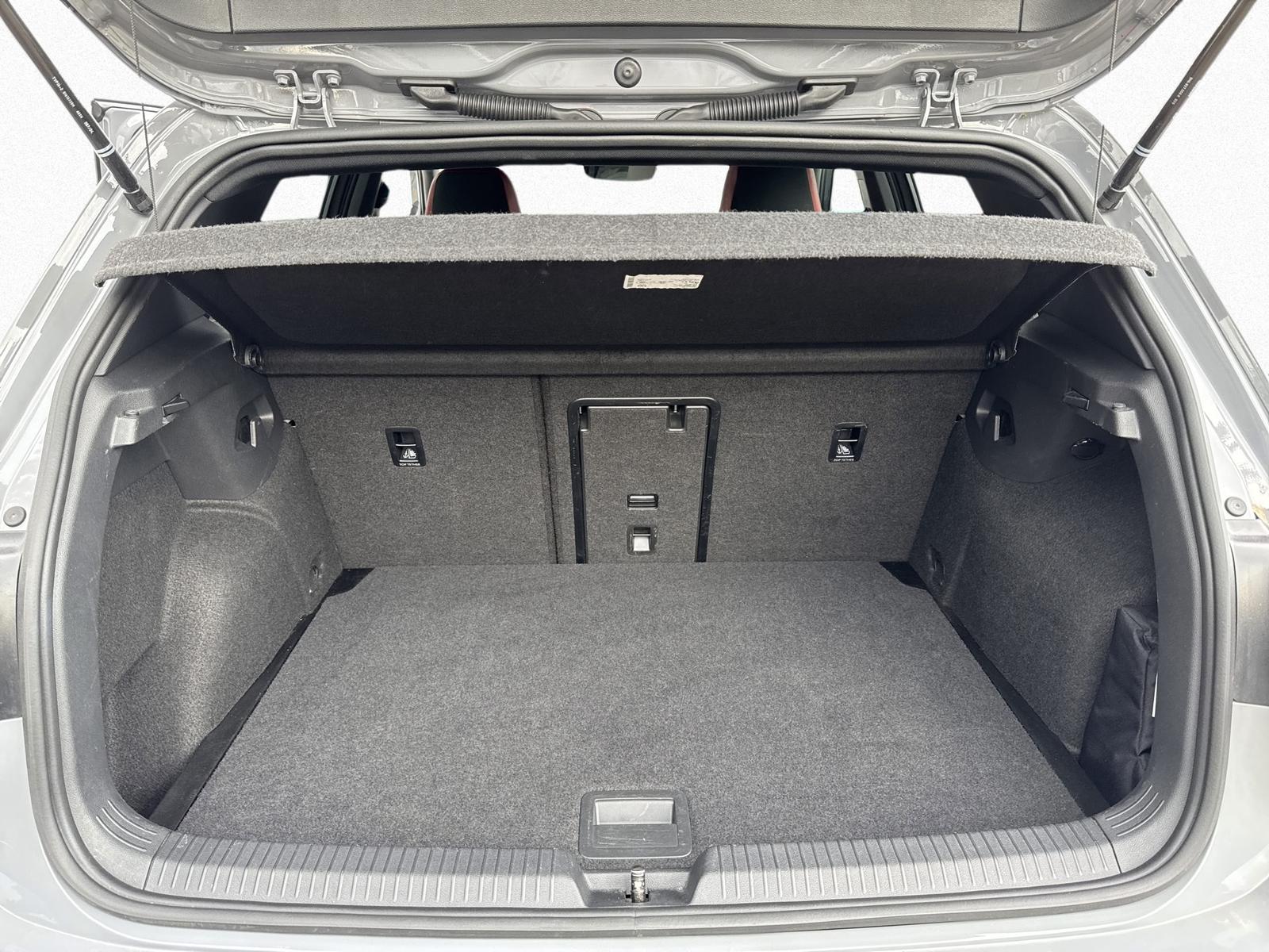 Volkswagen Golf VIII GTI 2.0 TSI 7-DSG NAVI KLIMA PDC