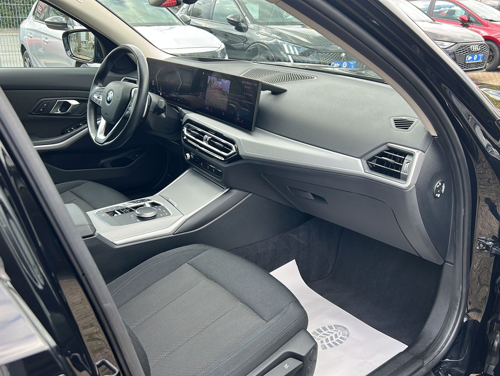 Fahrzeugabbildung BMW 320d Touring
