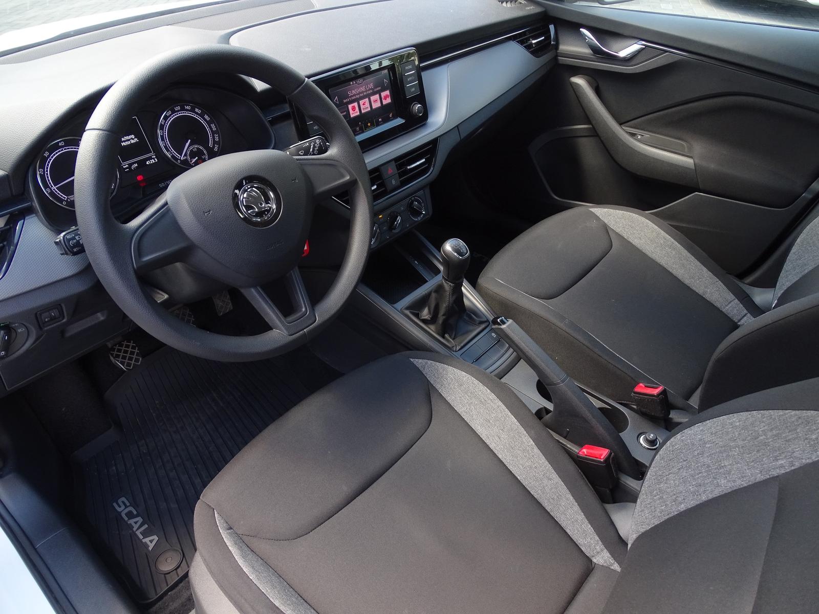 Skoda Scala 1.0 TSI LED Sitzheizung Klima PDC
