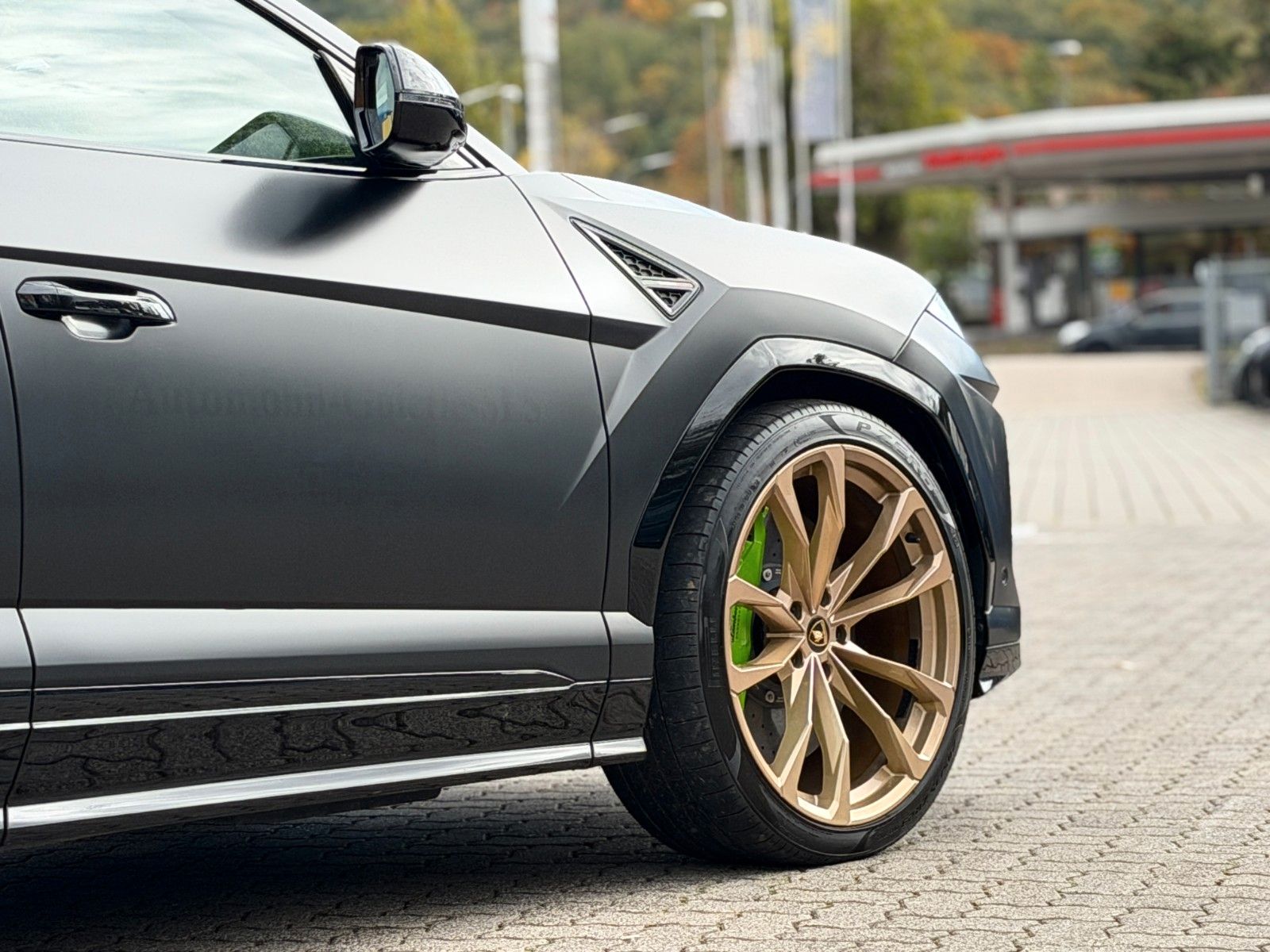 LAMBORGHINI Urus Urus 4.0 V8 Autom. MwSt/23-Zoll/B&amp;O/360°/PANO – Ansicht 10