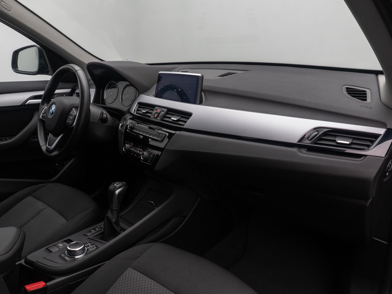 Fahrzeugabbildung BMW X1 xD25e GeschwindigReg DAB Kamera LED Panorama