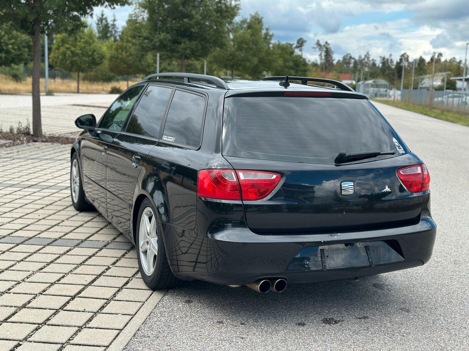 Seat Exeo 2011 — rear view