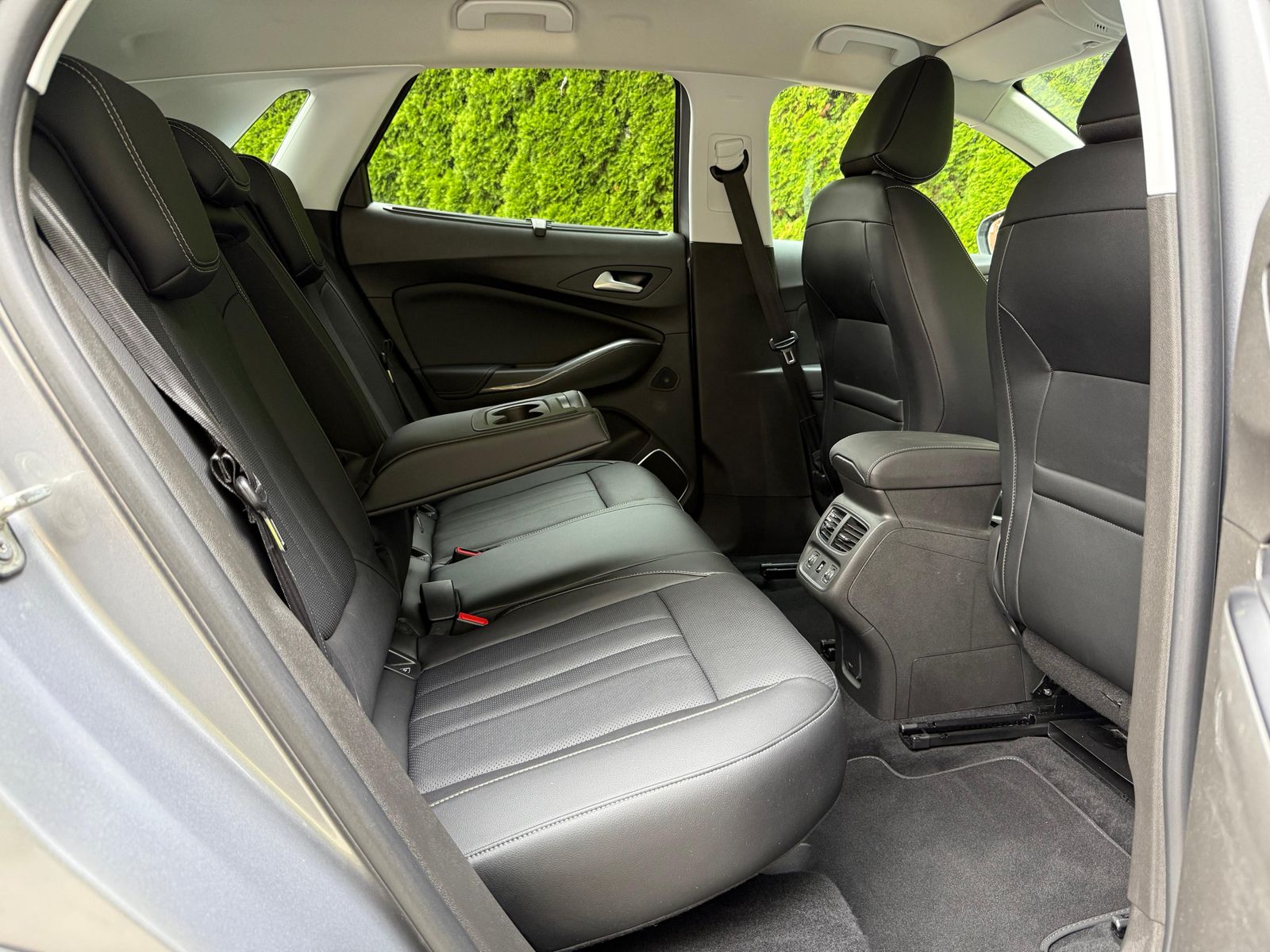 Fahrzeugabbildung Opel Grandland 2.0 CDTI Ultimate LED+LEDER+NAV+KAM360