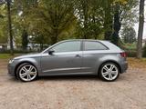 Audi A3 2.0 TDI Ambition 18 S-Line Felgen Scheckheft - Audi A3: Ambition Line