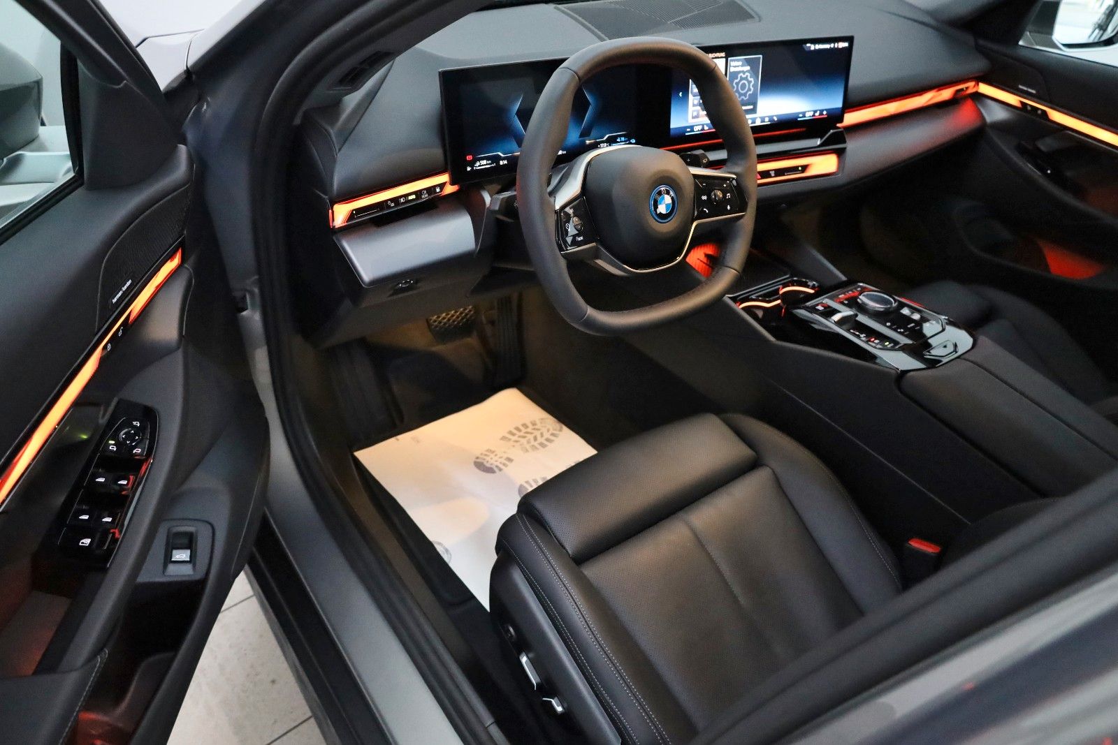 Fahrzeugabbildung BMW 530e Touring Leder,Navi,LED,H/K,Travel Paket,AHK