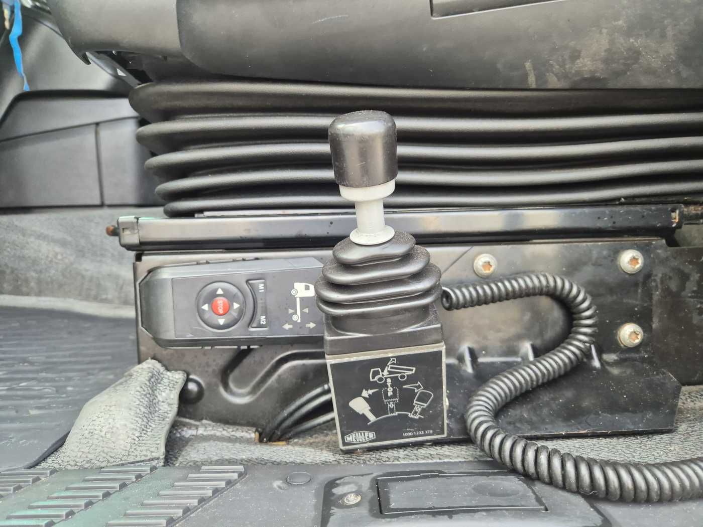 Fahrzeugabbildung Mercedes-Benz Arocs 1845 LS 4x4 HAD Retarder Hydraulik Navi