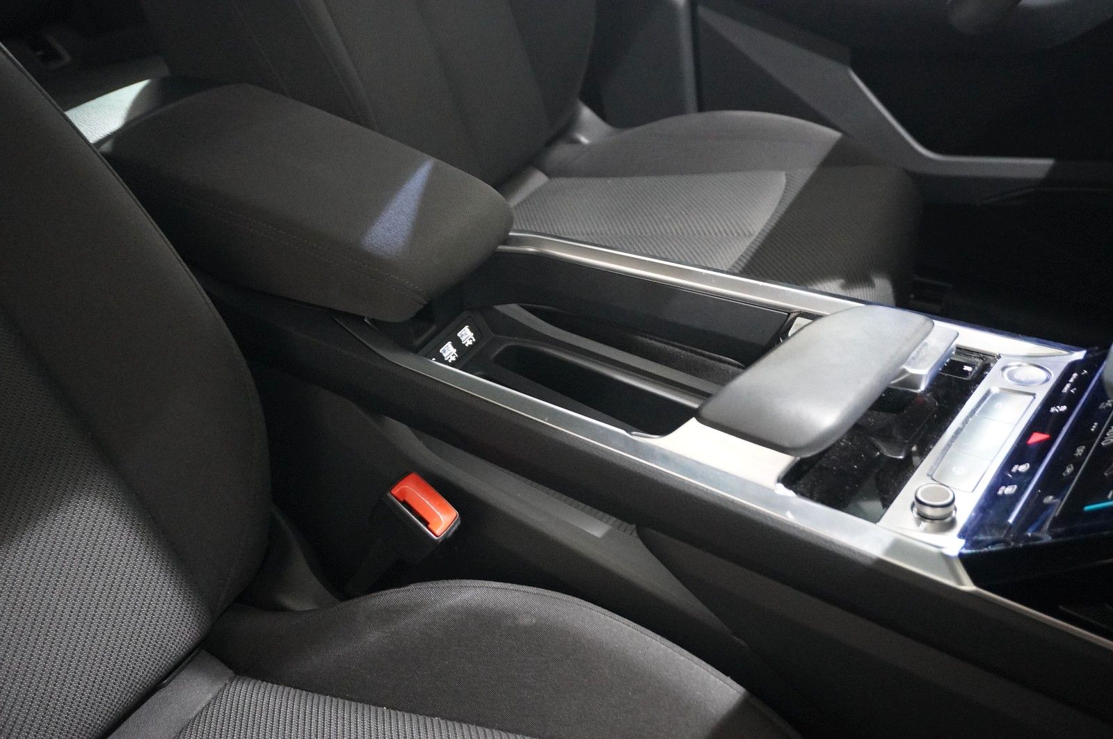 Fahrzeugabbildung Audi e-tron 50 quattro ADVANCED NAVI/LED/SPORT/SH/DAB