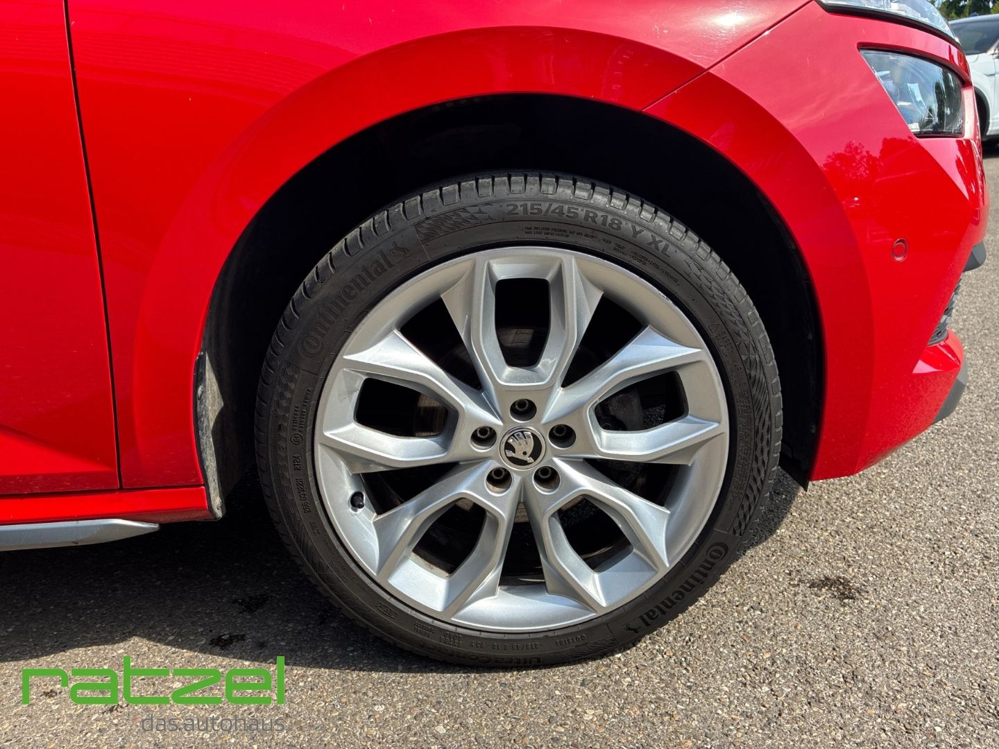 Fahrzeugabbildung SKODA Kamiq Style 1.6 TDI DSG AHK-klappbar Navi digita