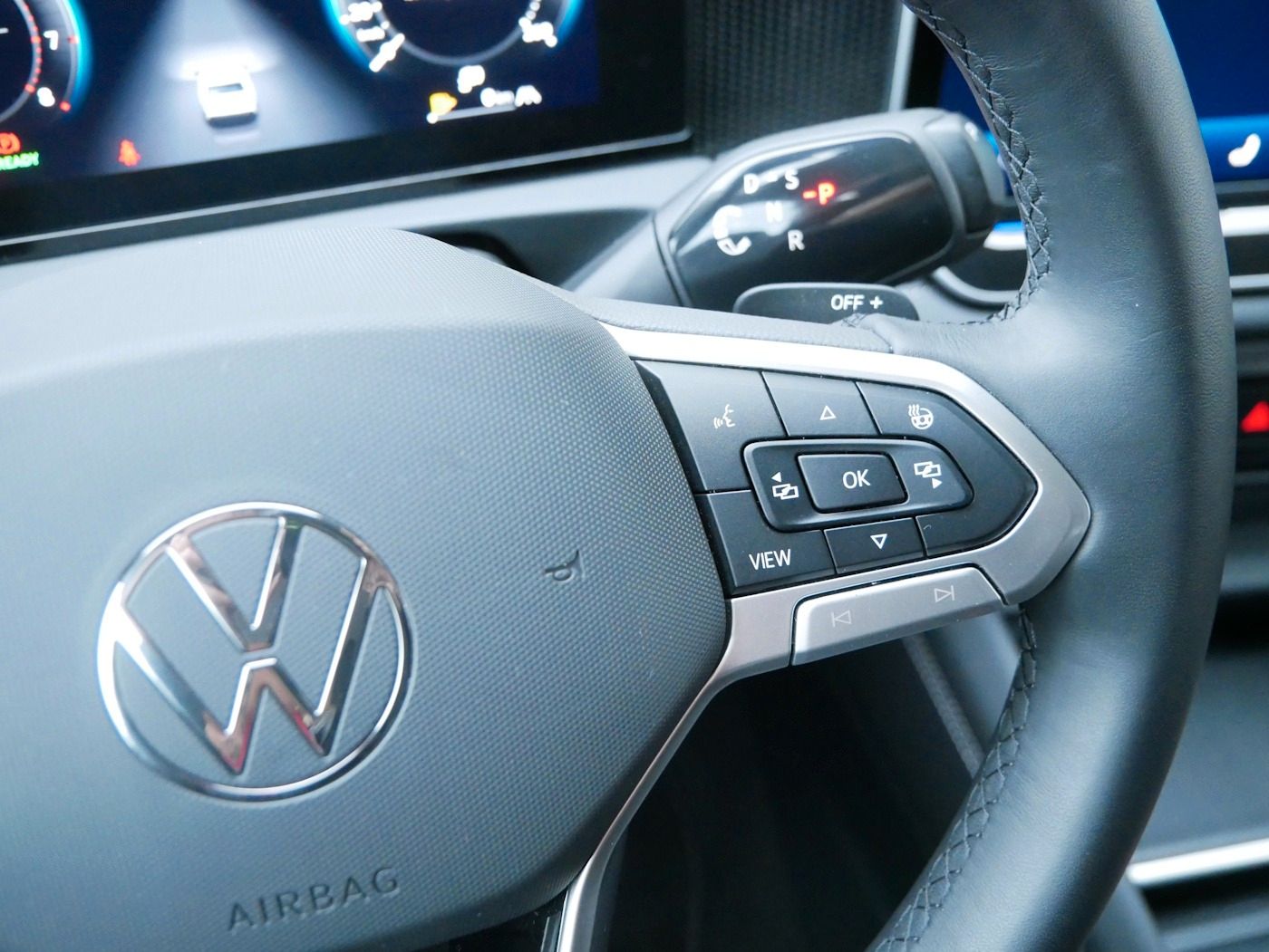 Fahrzeugabbildung Volkswagen Tiguan 1.5 eTSI Life NEU52T Matrix AHK Kamera AC