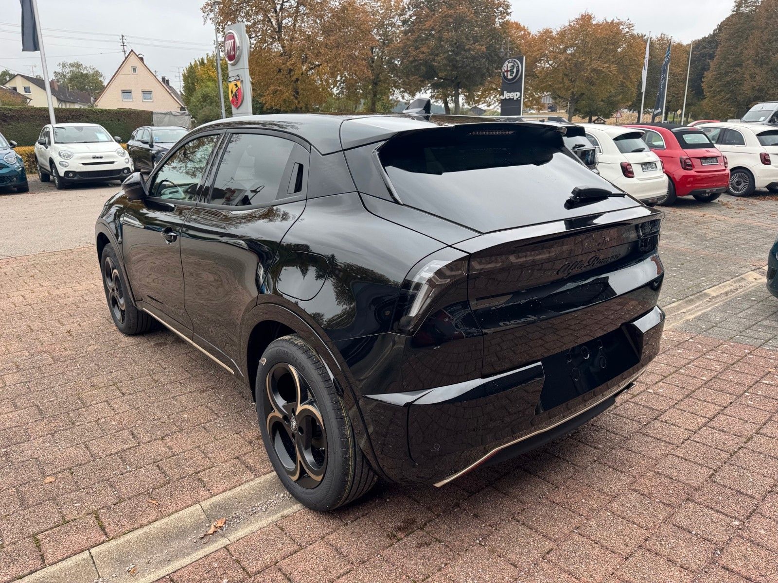 Fahrzeugabbildung Alfa Romeo Junior Ibrida Intensa/ Aut. Navi Kamera Sitzhzg.