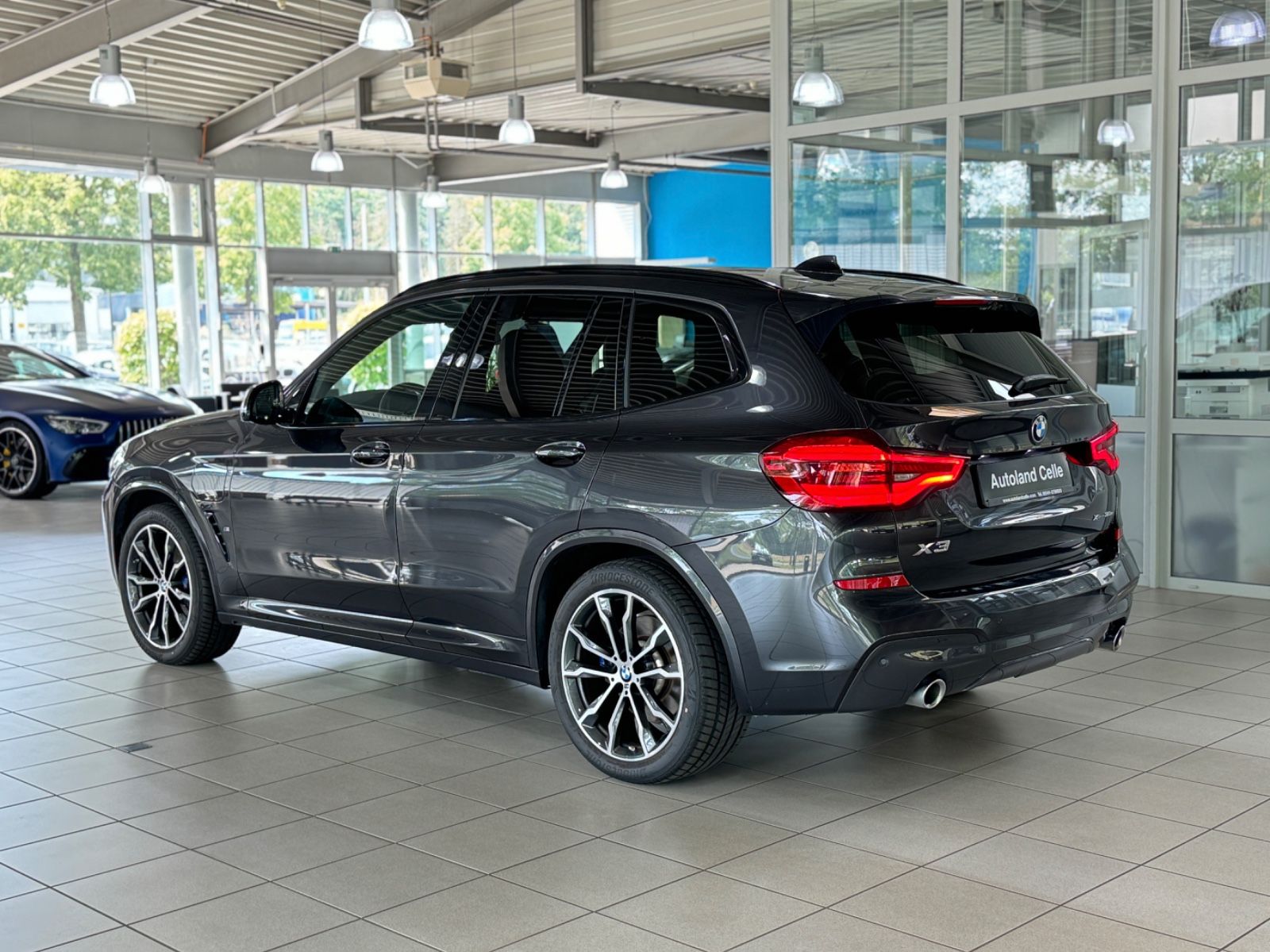 Fahrzeugabbildung BMW X3 xD30e M Sport Panorama HUD DAB HiFi Alarm ACC