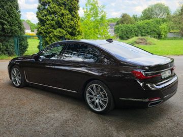 BMW 745 - 5