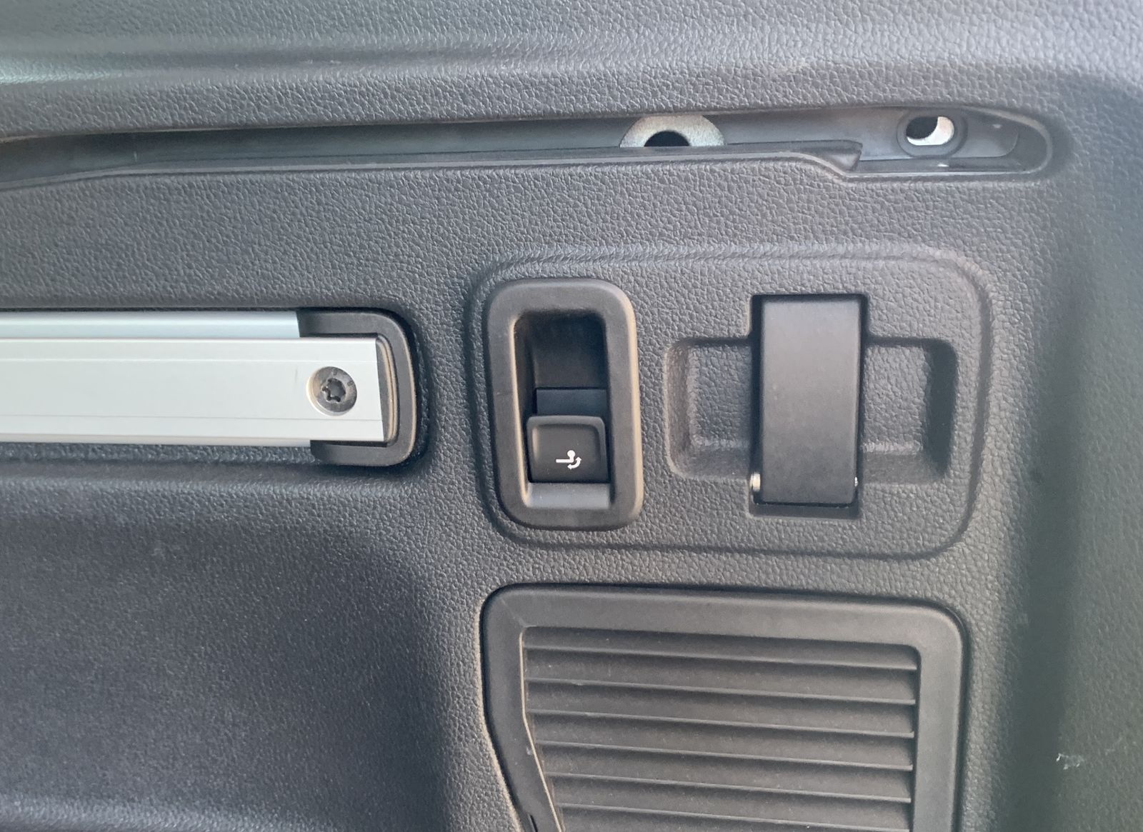 Fahrzeugabbildung Volkswagen Touran 2.0 TDI*LED*Navi*AHK*Pano*STHZ*Cam*Spur*