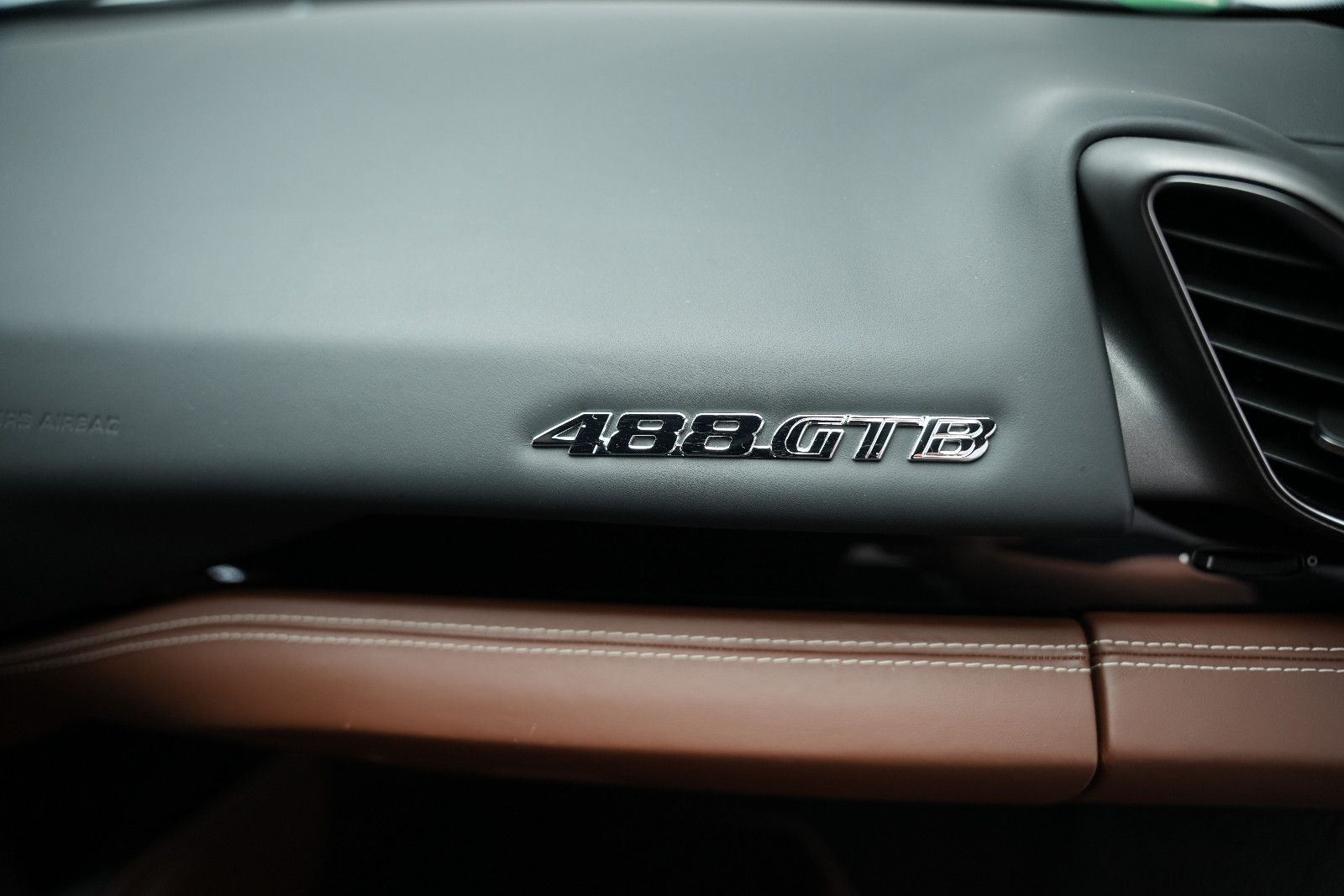 Fahrzeugabbildung Ferrari 488 GTB GTB Coupé DCT/SCUDERIA/KAMERA/