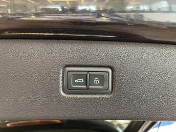 Audi SQ7 4.0 TDI quattro *PANO*HUD*MATRIX*AHK*S-LINE*