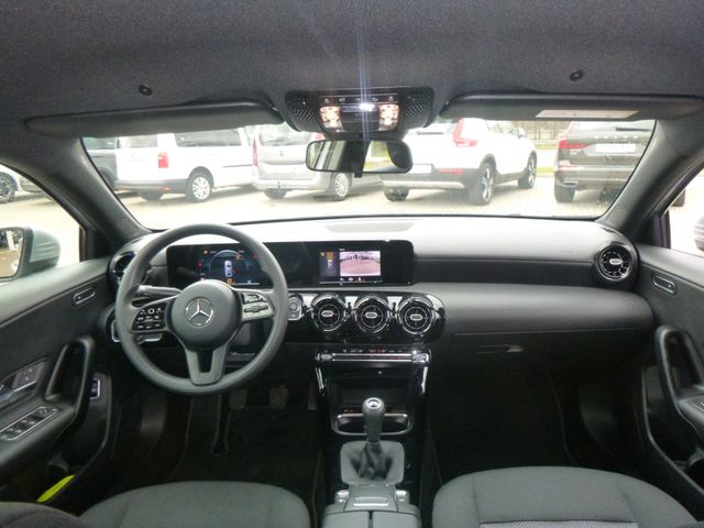 Fahrzeugabbildung Mercedes-Benz A 180 Limousine >NAV/LED/KAM/PDC/SHZ<