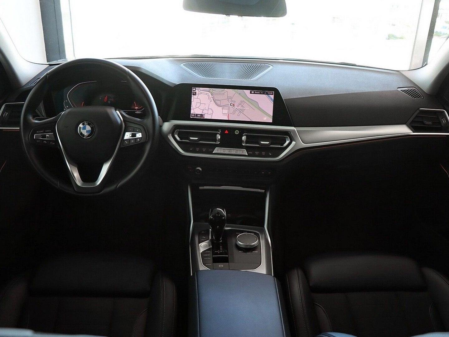 BMW 330i xDrive Touring Sport Line, eAHK, Kamera