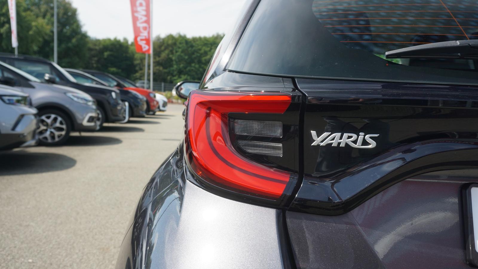 Toyota Yaris 1.5 Team Deutschland LED Tempomat Kamera