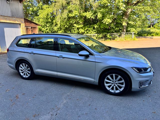 VW Passat 1.4 TSI/HYBRID DSG GTE/ TÜV neu