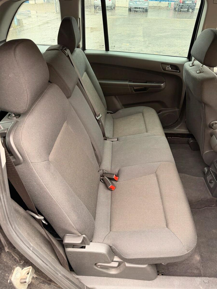 Opel Zafira 2012 — photo 8