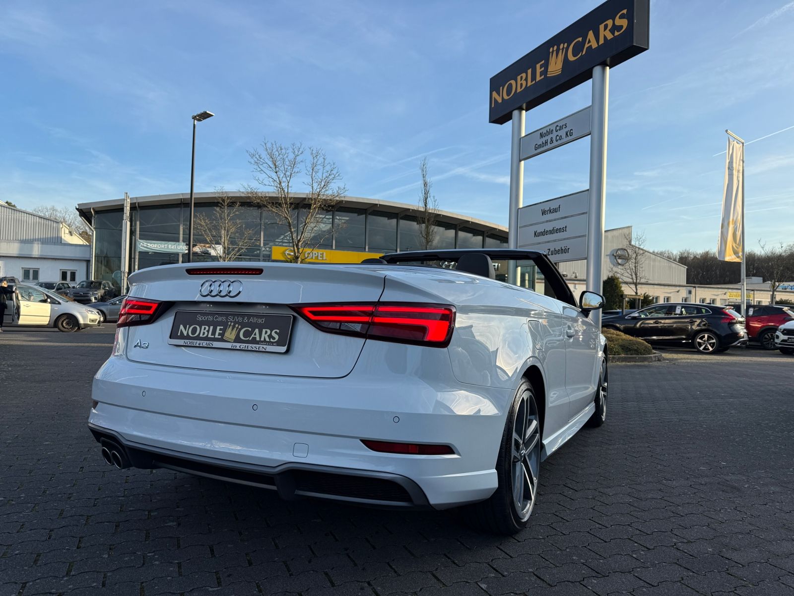 Fahrzeugabbildung Audi A3 Cabriolet 35 TFSI S line B&O ACC LED